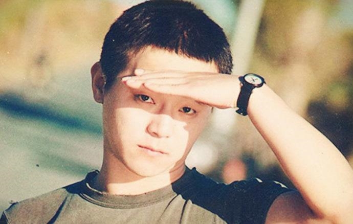 窦唯烧了卓伟的车