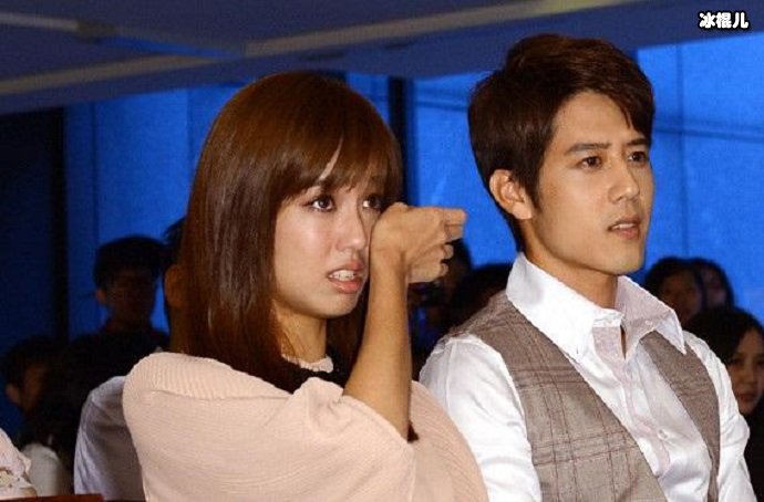 胡宇崴和陈庭妮出席活动