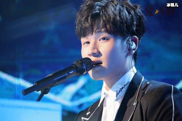 周兴哲是个歌手