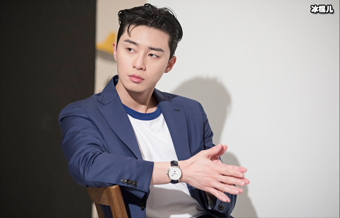 朴叙俊回应拒绝戴发箍