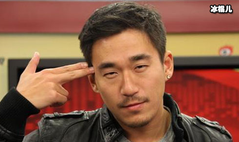 张默女友童谣，当年张默为何暴打童谣？真相时隔多年终于浮出