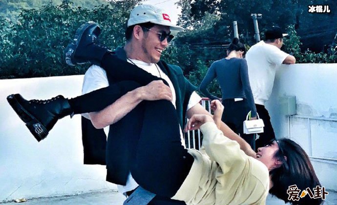 李伯恩赵奕欢恋情