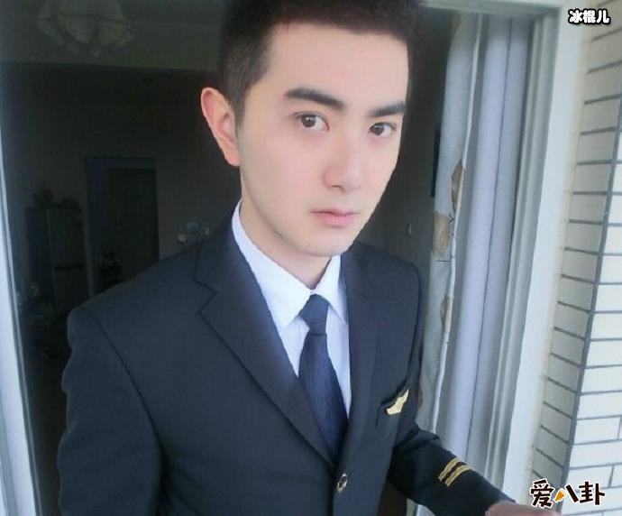 柏程俊空少照片