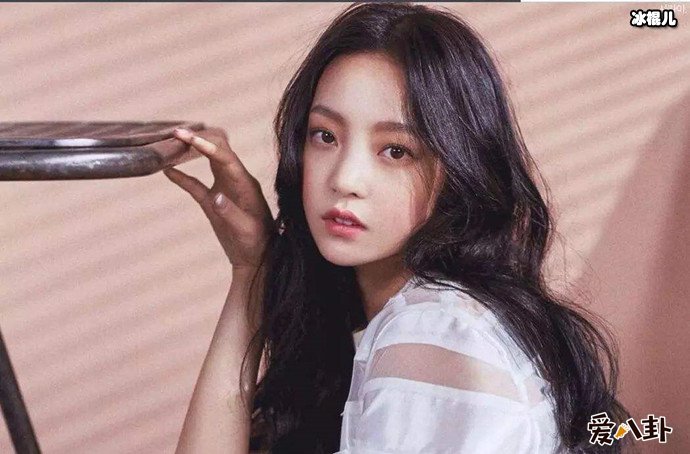 具荷拉生前遗照