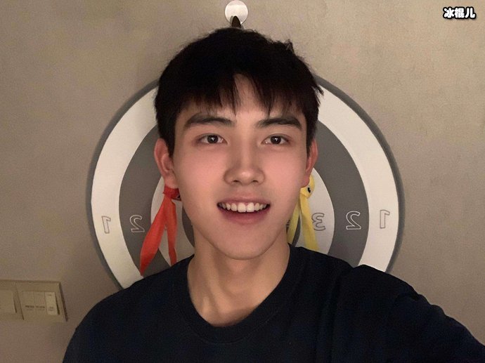 原来陈凯歌和陈红还有一个大儿子