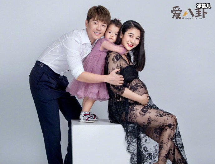 吴雅婷王栎鑫和孩子