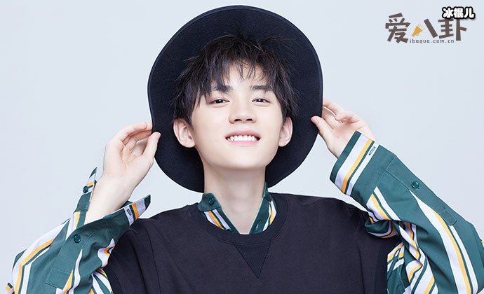 周翊然家庭背景