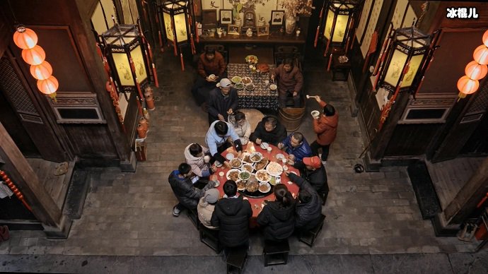 因为真实，每一个画面和镜头都能够触发我们的泪点