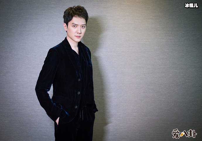 冯绍峰父母都是做什么的