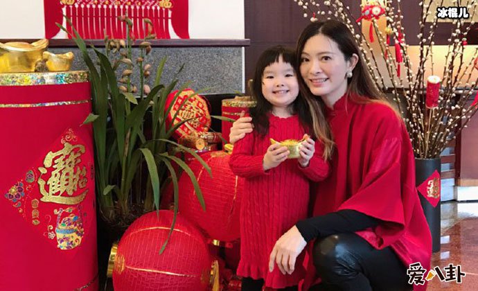 女星刘真和女儿