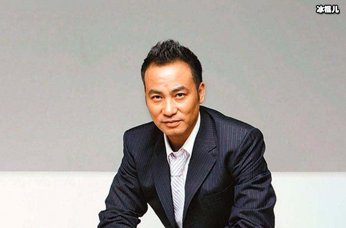 任达华出道时当配角