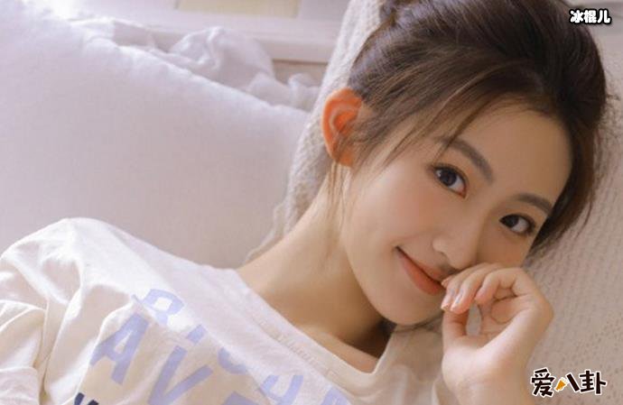 演员杨雨潼照片