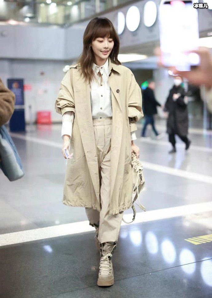 张嘉倪温柔姐姐风穿搭