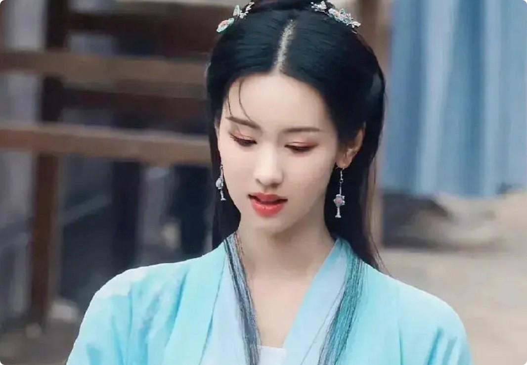 《解析：陈都灵古装扮相惊艳众人，长相优势大揭秘：陈都灵的长相在古装剧中的优势》