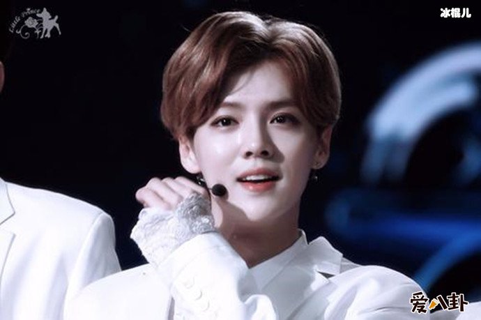 鹿晗演唱会舞台照