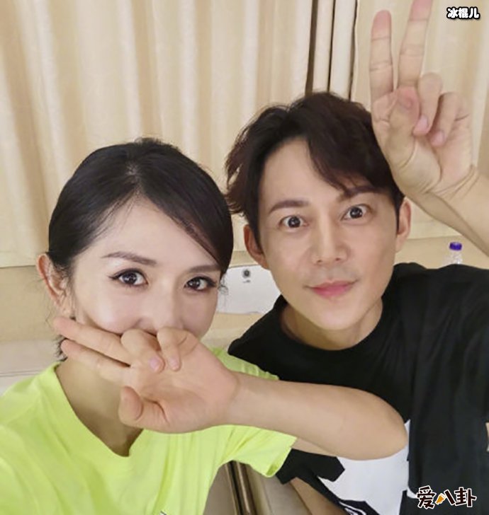 谢娜发微博否认与何炅关系破裂