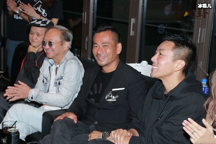 周柏豪是洗米华亲生儿子吗