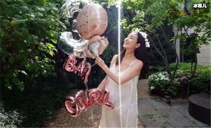 44岁崔智友孕肚照