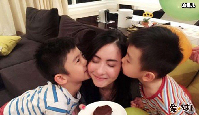 张柏芝与两个儿子