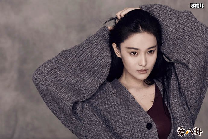 张馨予回应高铁脱鞋