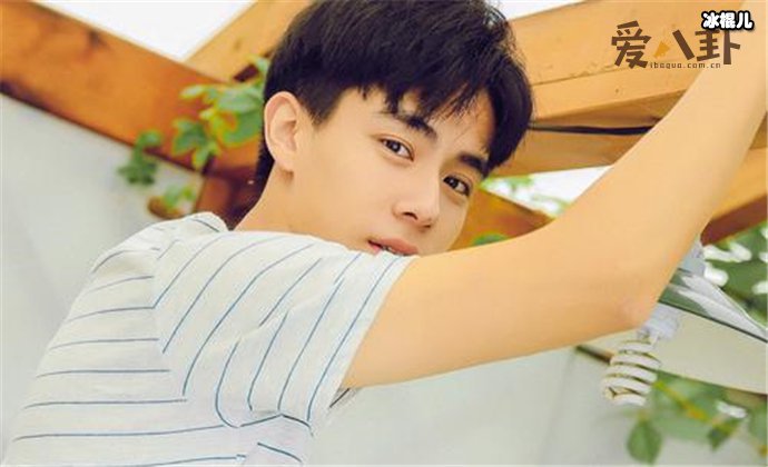 胡一天王梓薇怎么认识的