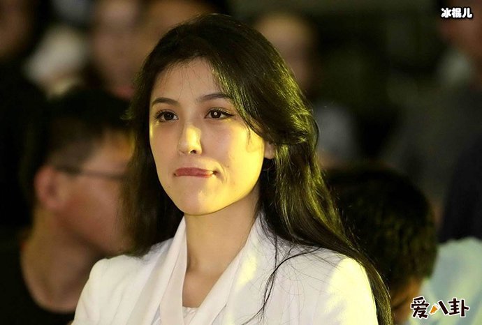 神情落寞与刘翔二婚幸福成反比