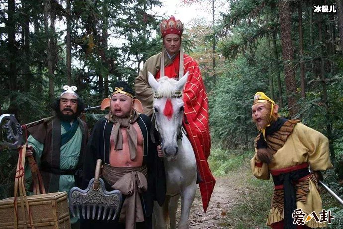 谭维维央视中秋晚会翻唱《敢为路在何方》