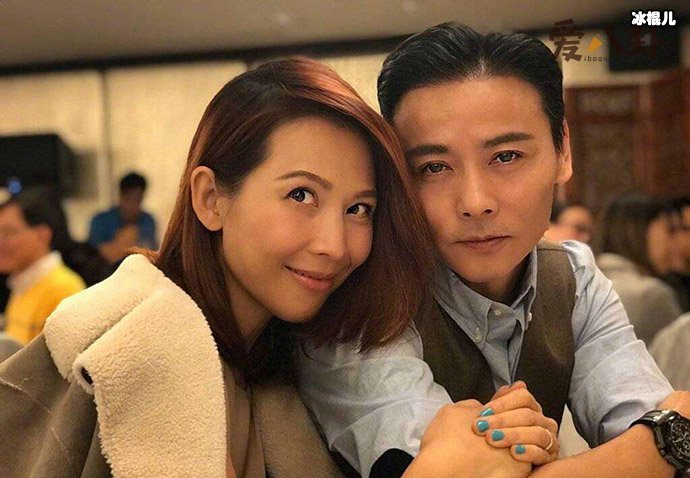 蔡少芬张晋夫妻合影