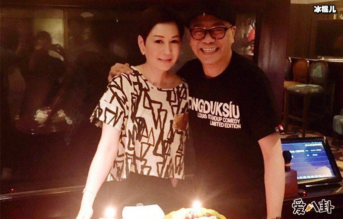 欧阳震华跟妻子傅洁娴