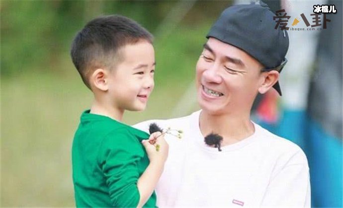 陈小春与Jasper父子情深