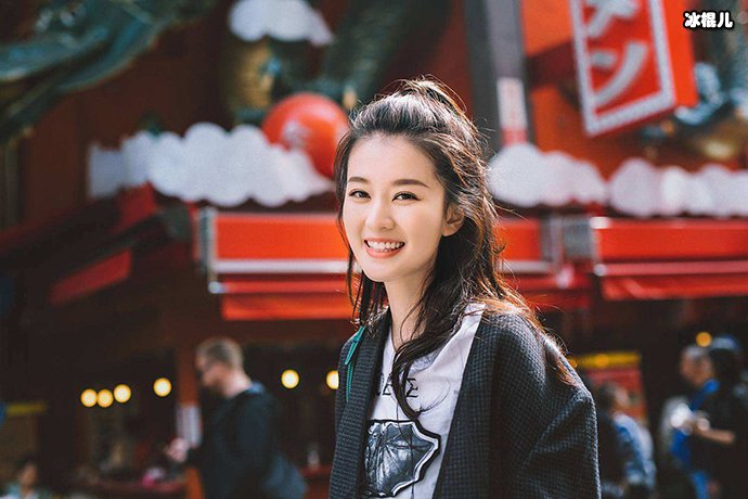 乔欣否认富二代身份，自称小康家庭