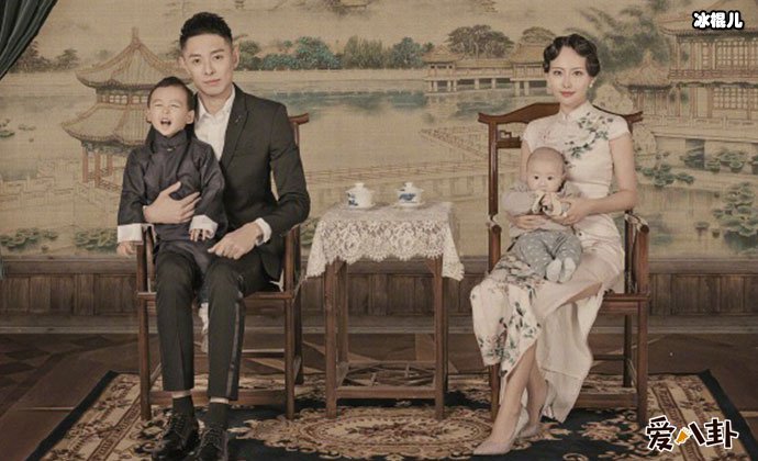 张嘉倪买超一家四口