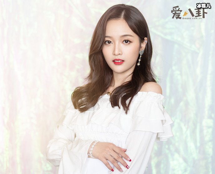 “海南富婆”吴宣仪家境揭秘