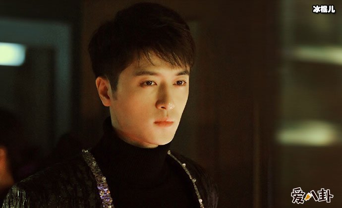 姚奕辰胡歌撞脸