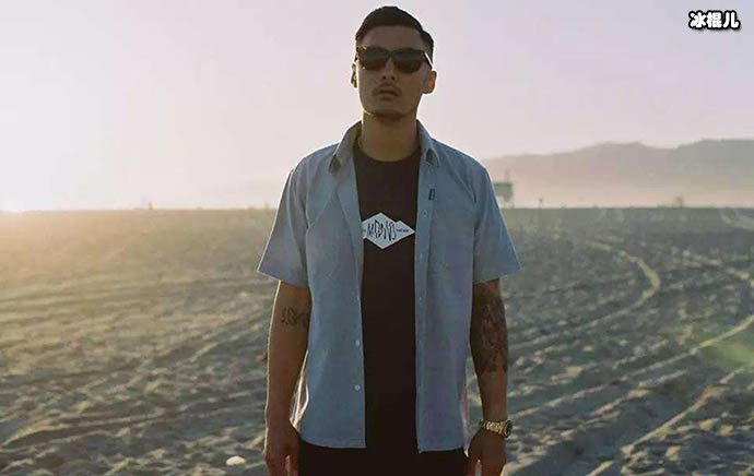 余文乐自曝童年裸照