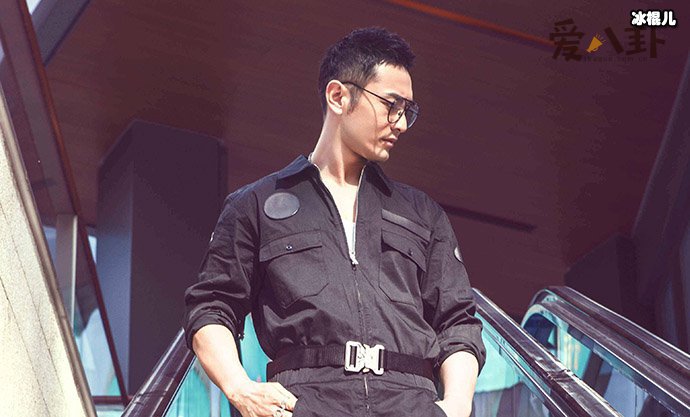 黄晓明端水大师