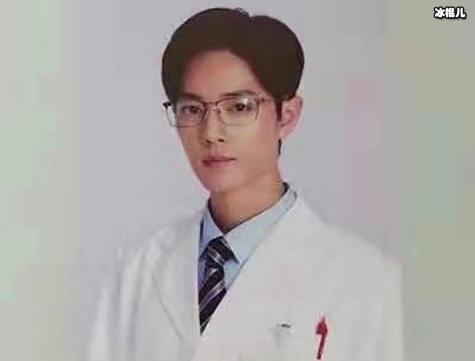 肖站新剧《余生请多指教》成为白大褂男神