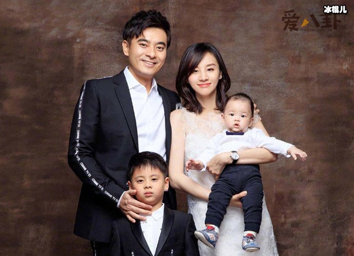 章龄之陈龙一家四口