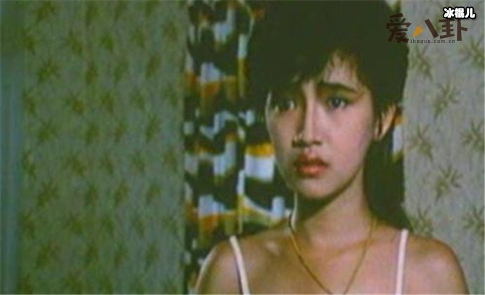 岑梦凡年轻时照片