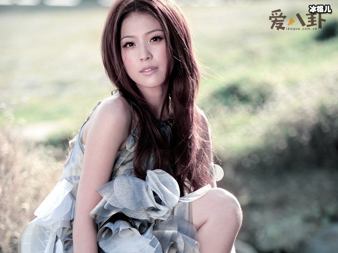 卓文萱为什么不红了