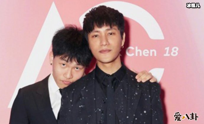 陈坤与儿子陈尊佑近照