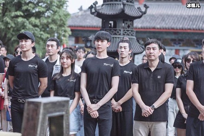 于朦胧剧组开机照