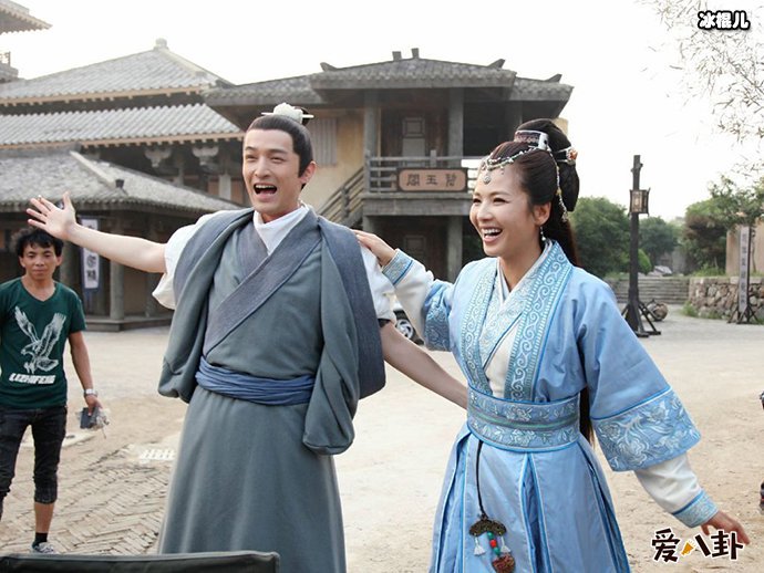 胡歌刘涛在琅琊榜剧组搞怪照片