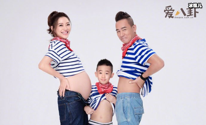 应采儿一家四口