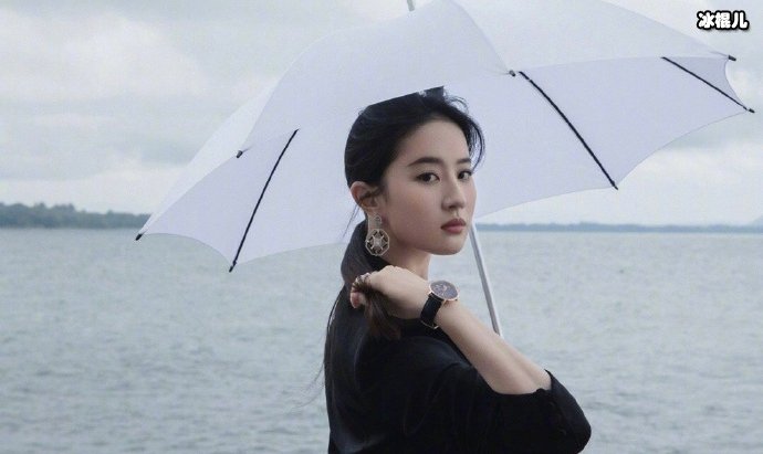 刘亦菲瑞士西装杀