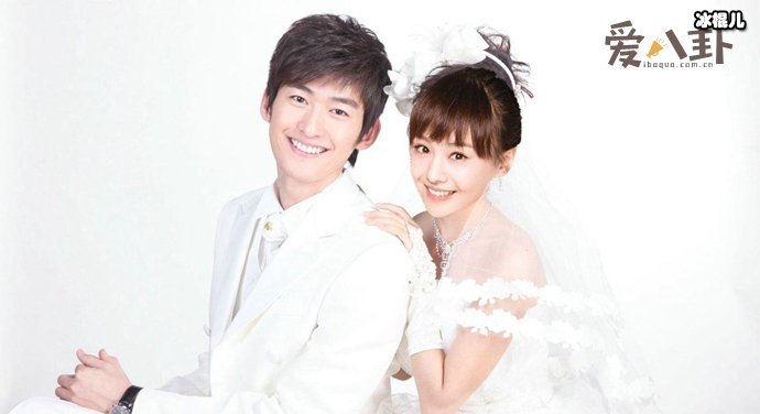 张翰郑爽戴同款情侣戒指