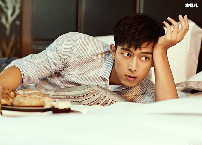 李现出演《亲爱的》后人气大涨