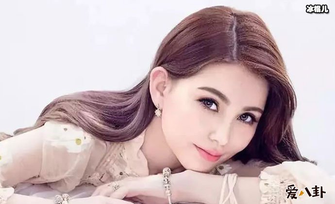 昆凌周杰伦是怎么认识的