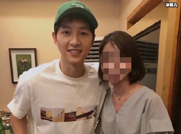 宋仲基离婚后近照曝光,元气满满似大学生