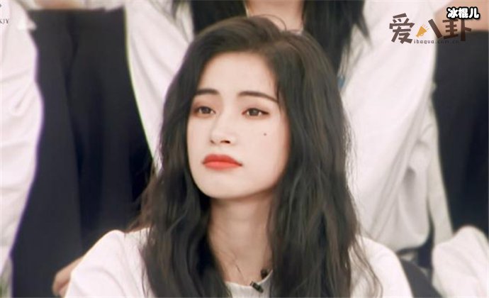 段小薇掀起刘海做回自己